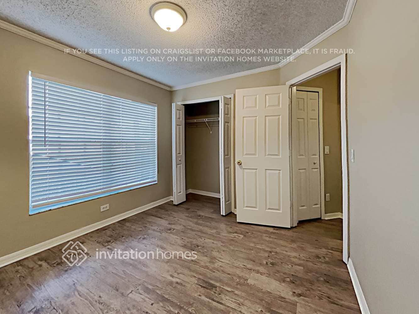 Building Photo - 13768 Meadowpark Ave