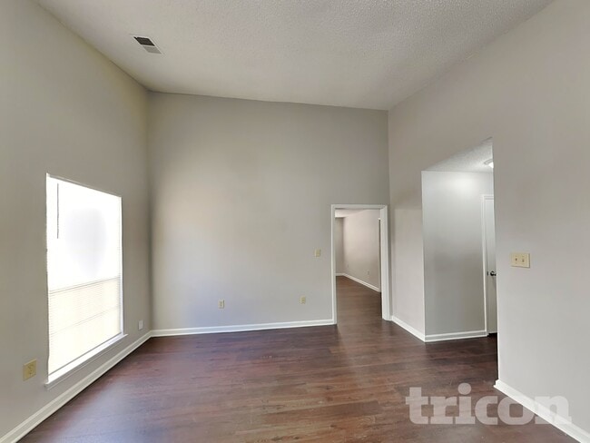 Building Photo - 11622 Calgary Dr