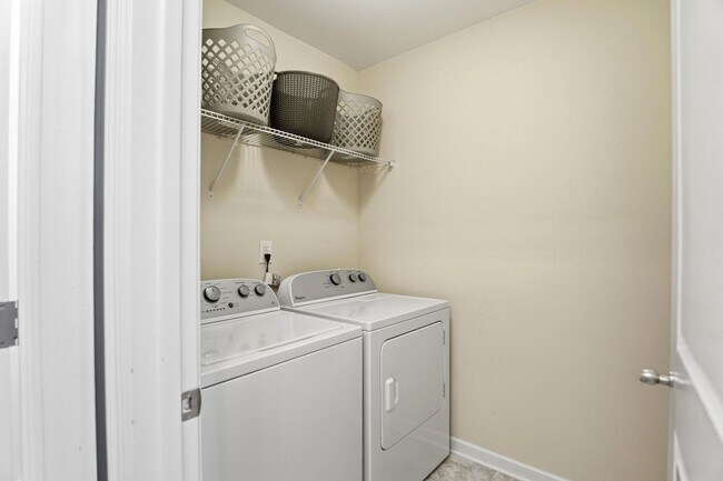 Building Photo - 1223 Bhaltair Ln