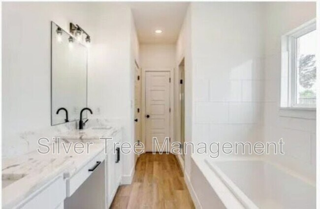Building Photo - 9073 Quarry Hill Ct