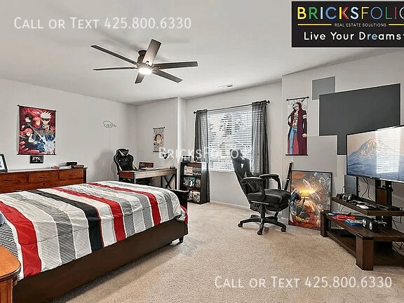 Building Photo - Modern Comfort Awaits You in This Puyallup...