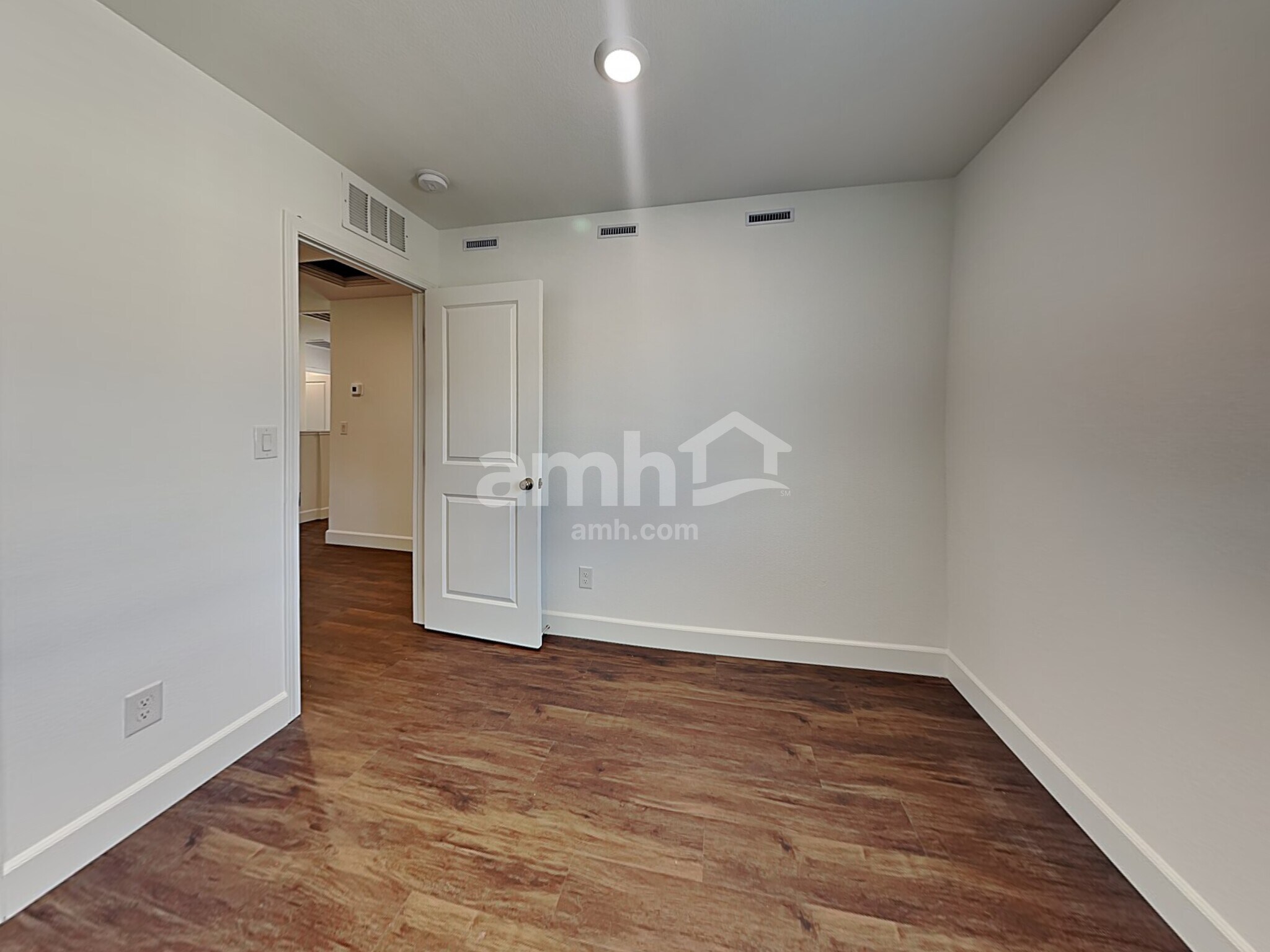 Building Photo - 8926 Tiger Tooth Ave