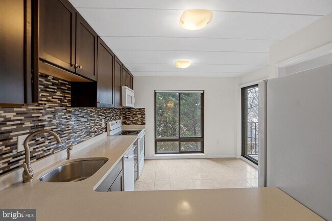 Building Photo - 124 Roberts Ln