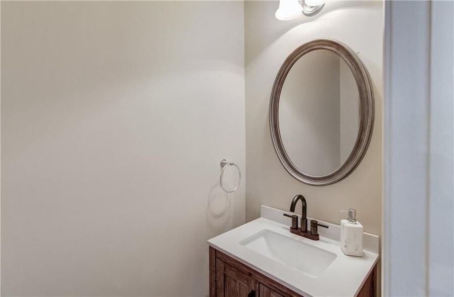 Building Photo - 2230 Hawks Bluff Trail NW