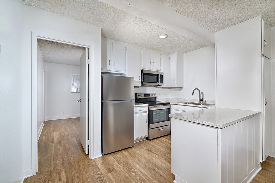 Primary Photo - Panorama Apartments