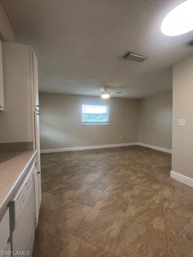 Building Photo - ANNUAL RENTAL - 1 BED/1 BATH AT POINCIANA