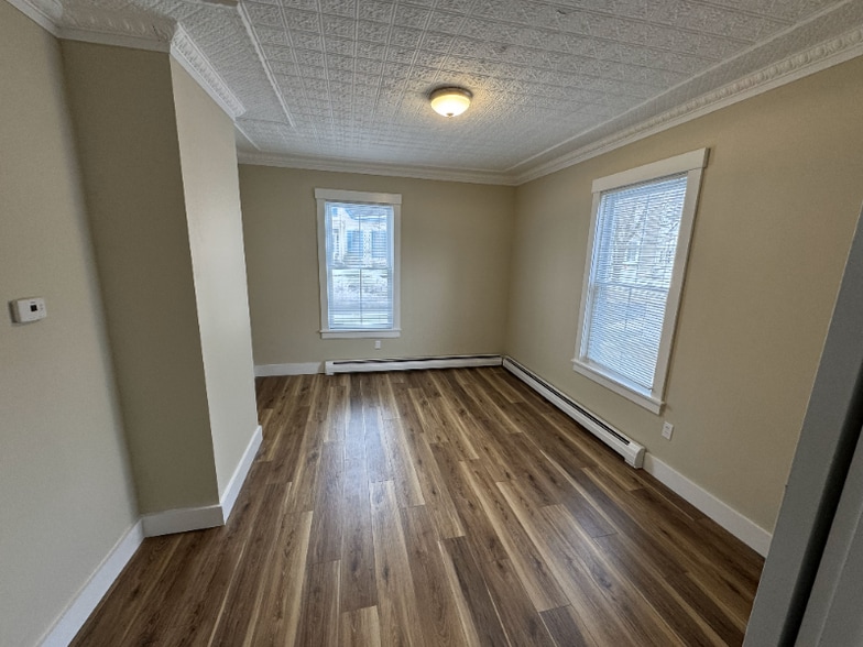 Building Photo - 7 Spring St