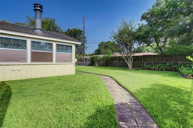Building Photo - 4145 Sarong Dr