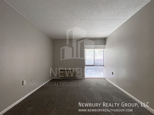 Building Photo - 530 N Main St