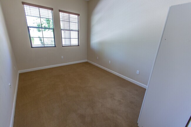 Building Photo - 4700 S Fulton Ranch Blvd