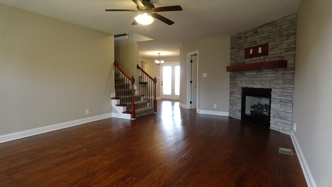 Building Photo - 2341 Danbury Dr