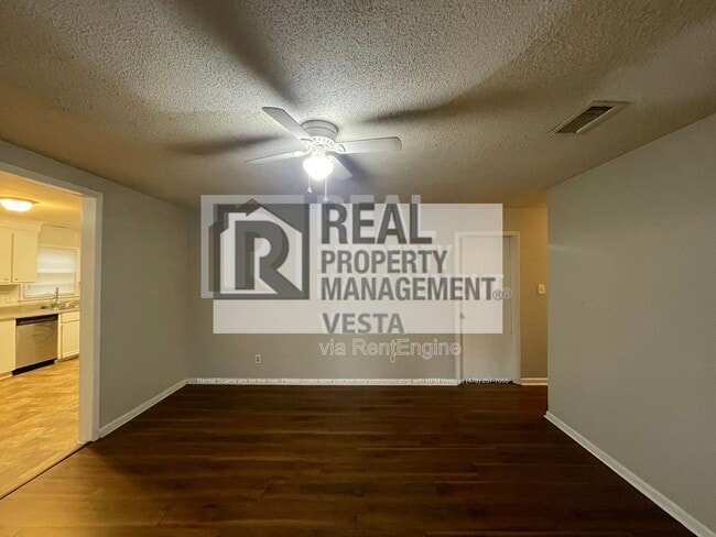 Building Photo - 102 Hope Pl