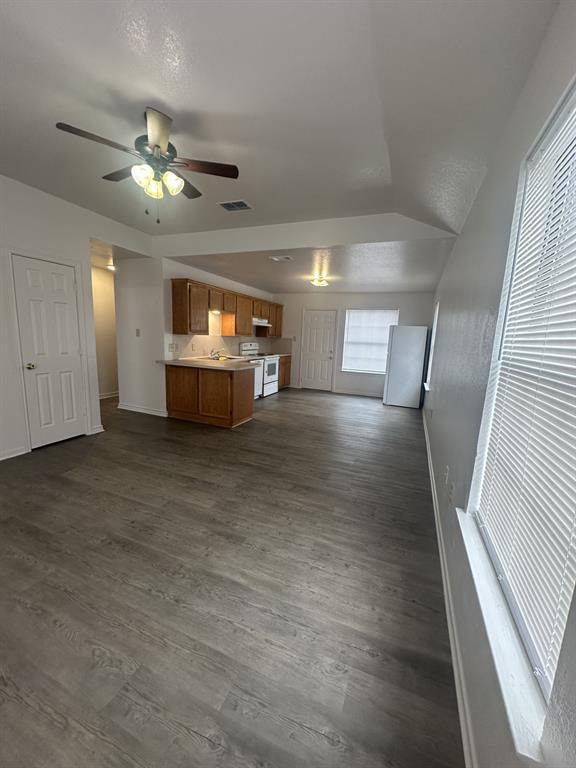 Building Photo - 401 Ave T