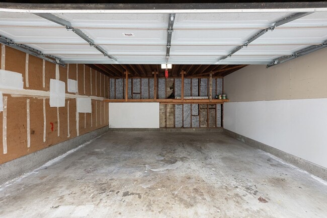 Building Photo - Updated Townhome in El Camino Club Estates!