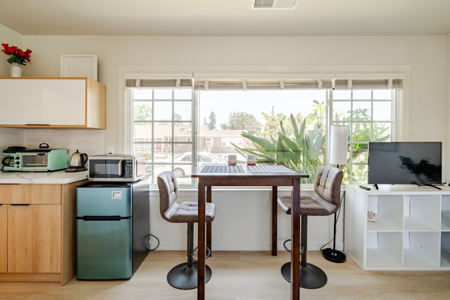 Building Photo - 945 Maryann Dr