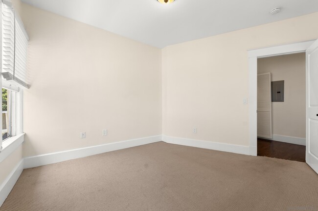 Building Photo - 2257 2nd Ave