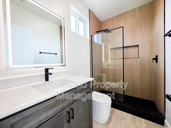 Building Photo - 3348 Lockwood Dr