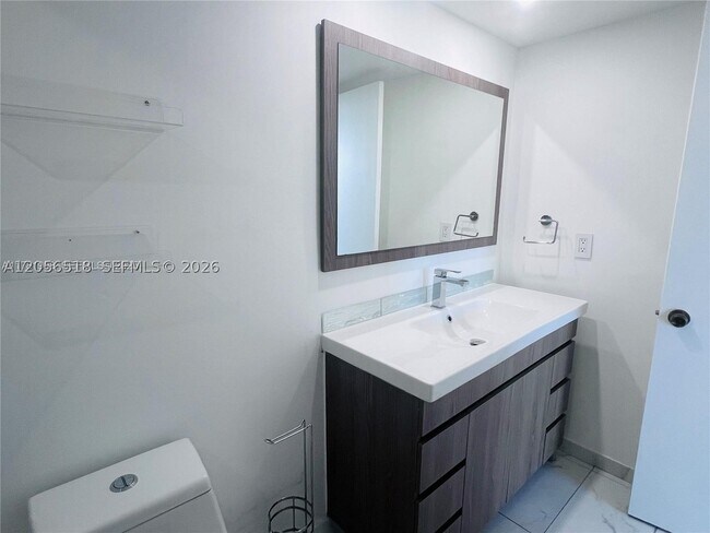 Building Photo - 1200 NE Miami Gardens Dr
