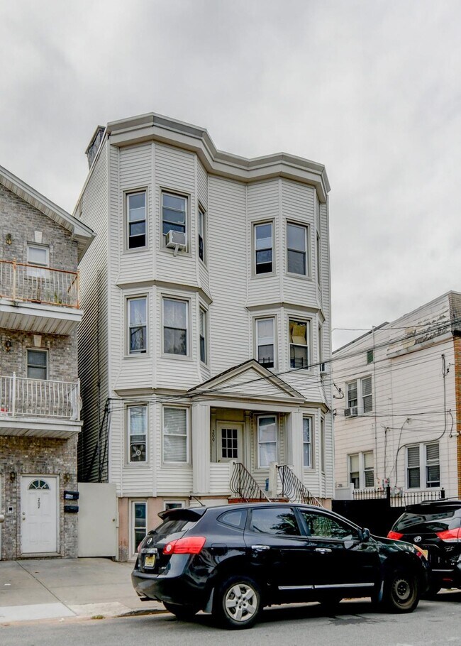 Building Photo - 200 Nunda Ave