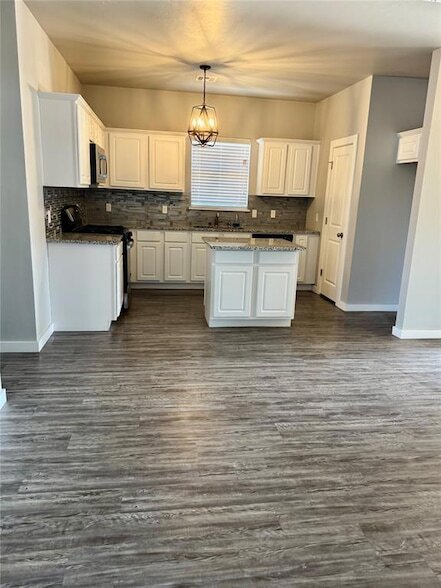 Building Photo - 14328 Peach Tree Dr