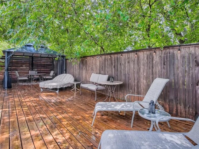 Building Photo - 1501 Homespun Rd