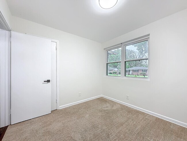 Building Photo - 5243 Poppy Dr