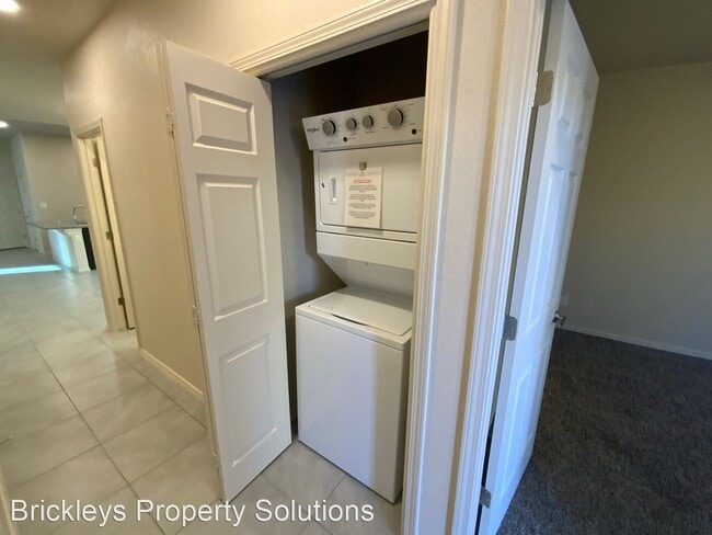 Building Photo - 3 br, 2 bath House - 3273 Oakmont Dr SE