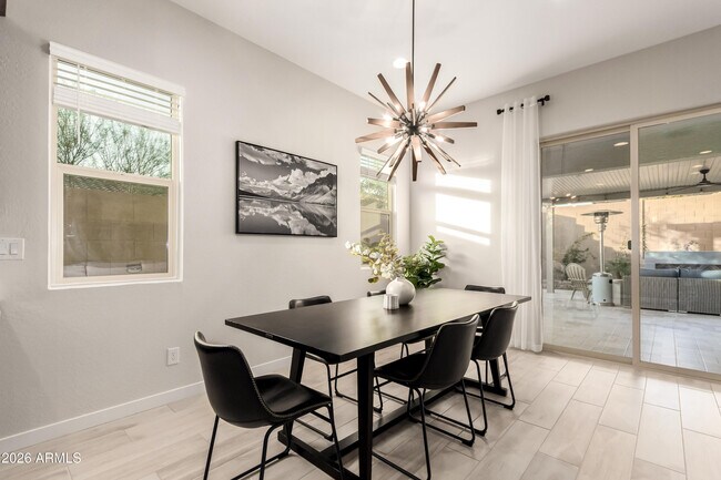 Building Photo - 2034 W Sleepy Ranch Rd