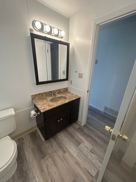 Bathroom (2) - 817 W Sage St