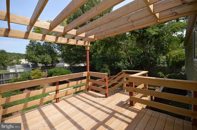 Building Photo - 7011 Vantage Dr