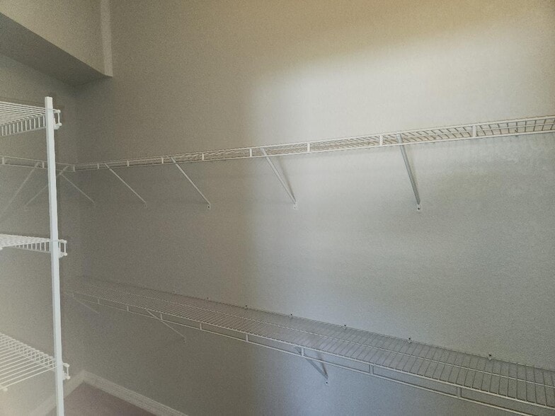 Walk in closet - 2536 SW 24th Ct