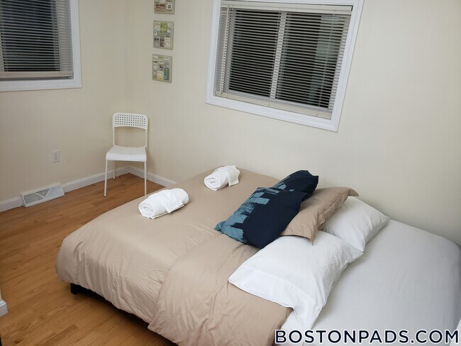 Building Photo - 33 Oxford Cir