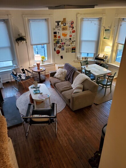 Primary Photo - 2207 K St NW