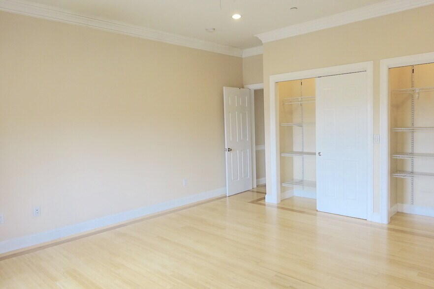 Building Photo - 473 Revere Beach Pky