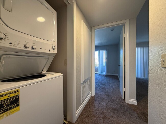 Building Photo - One-Bedroom Condo in Sage Canyon Community