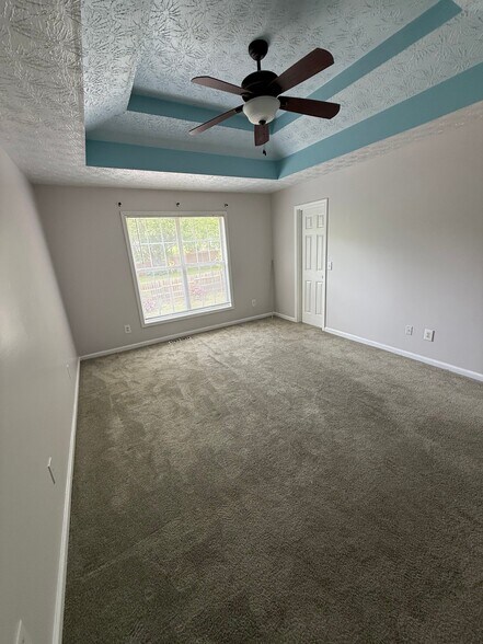 Building Photo - 5600 Sugar Crossing Dr