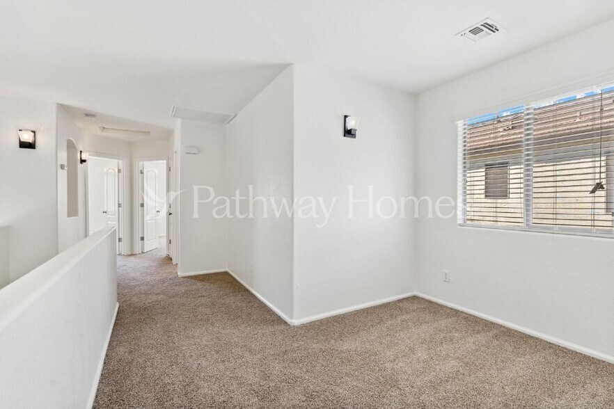 Building Photo - 4258 E Tanzanite Ln