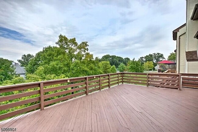 Building Photo - 2301 Vroom Dr