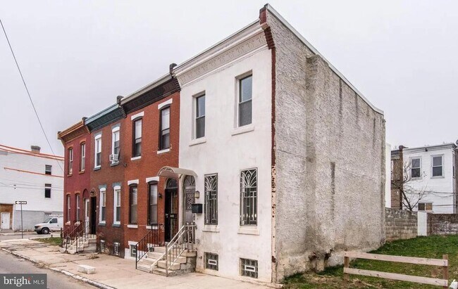 Building Photo - 2345 Turner St