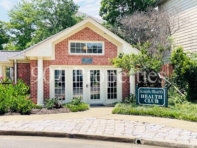 Building Photo - 44 Nottoway Blvd