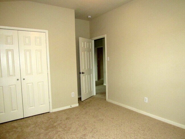 Building Photo - 21315 Bella Mountain Dr