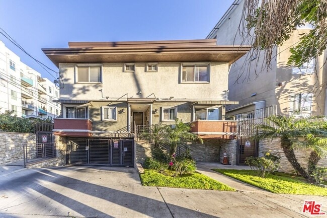 Building Photo - 11063 Cumpston St