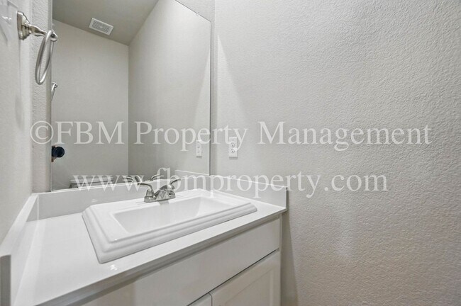 Building Photo - 2909 Ali Dr