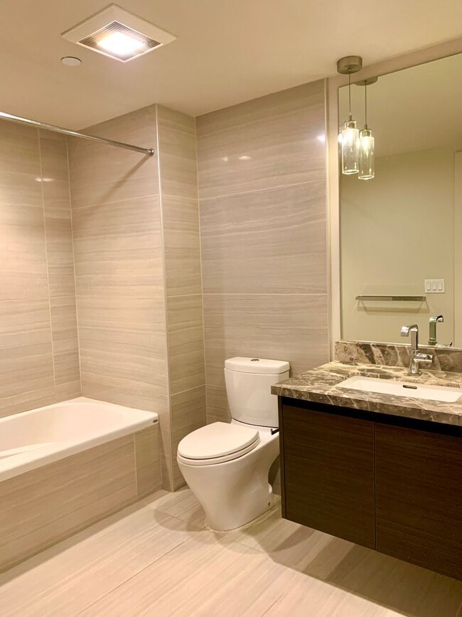 Building Photo - Insignia Condominium ~ Belltown/South Lake...