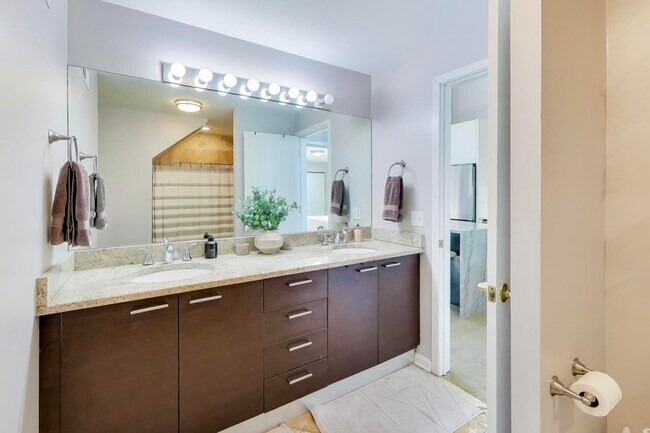 Building Photo - 1521 W Haddon Ave