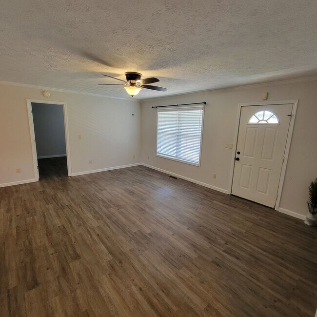 Building Photo - 3 Bed, 2 Bath Rental Home-Cookeville