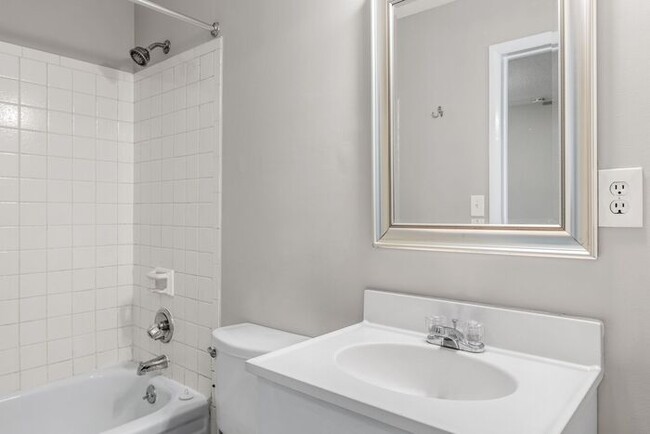 Building Photo - Home off Freeman Mill, Living Room Plus De...