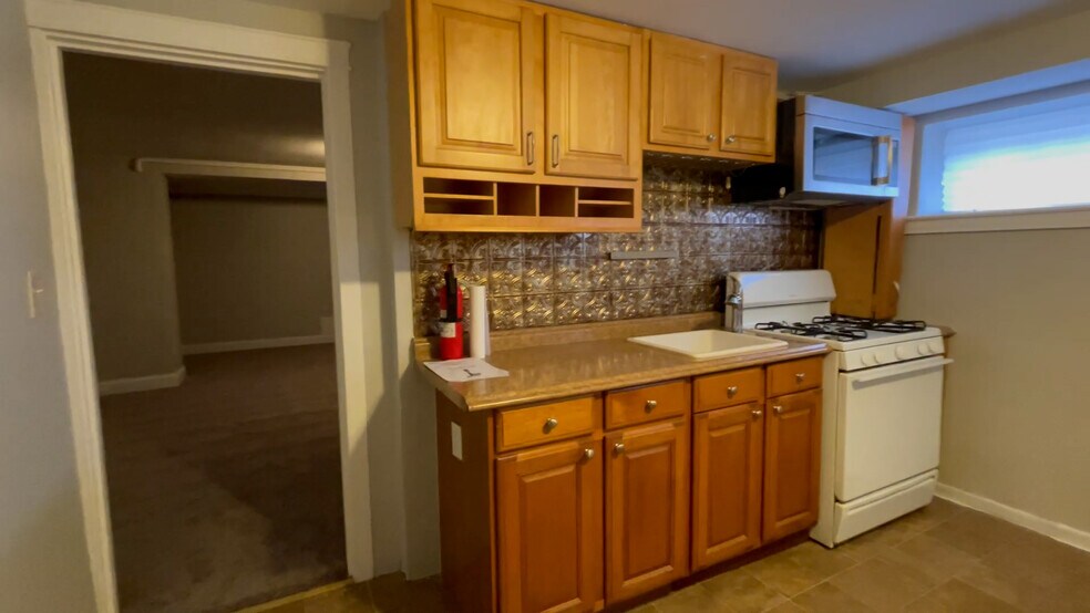 Basement kitchen - 401 Elrino St