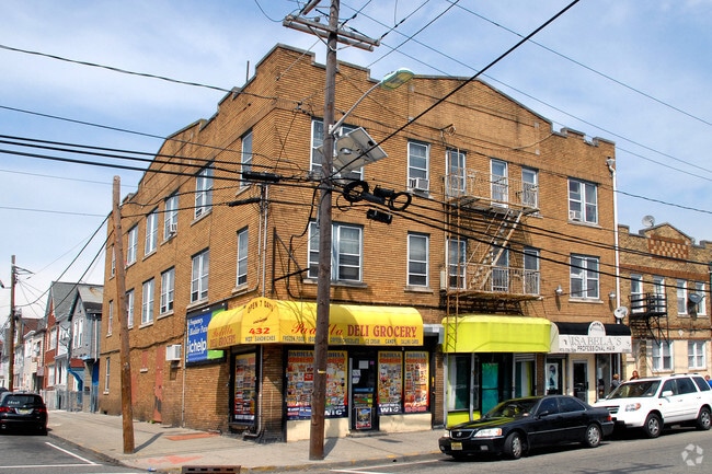 Primary Photo - Tulip Apartments