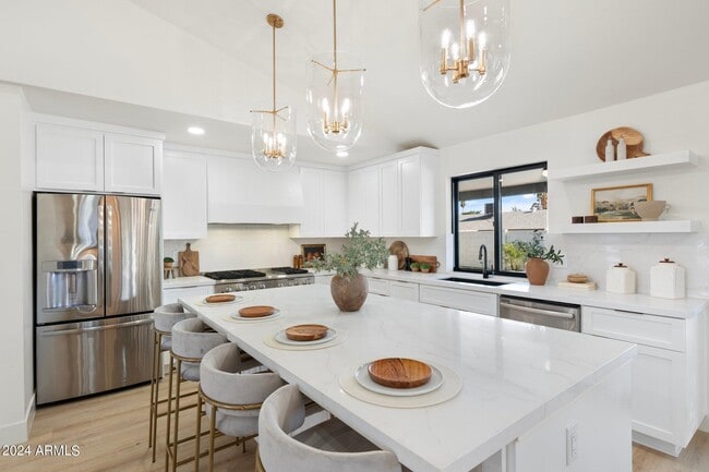 Building Photo - 1643 W Griswold Rd